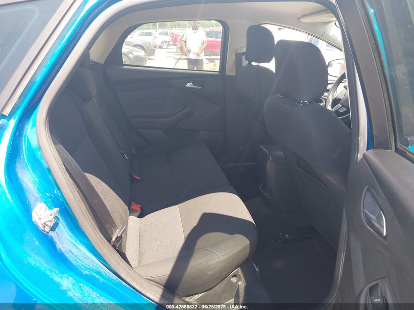 2016 FORD FOCUS SE - 1FADP3K22GL310193