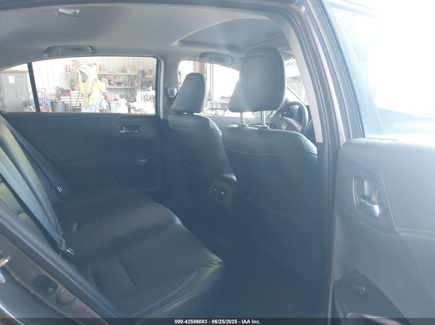 2015 HONDA ACCORD VIN: 1HGCR2F8XFA096221