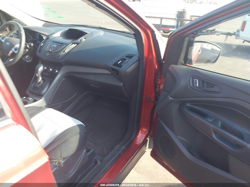2015 FORD ESCAPE VIN: 1FMCU0F78FUA88928