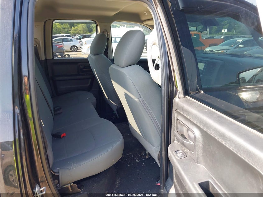 2018 RAM 1500 EXPRESS  4X4 6'4 BOX - 1C6RR7FG5JS158812