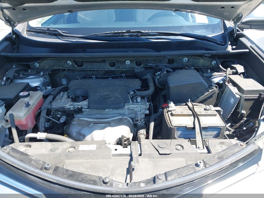 2018 TOYOTA RAV4 XLE - JTMRFREV2JJ260751