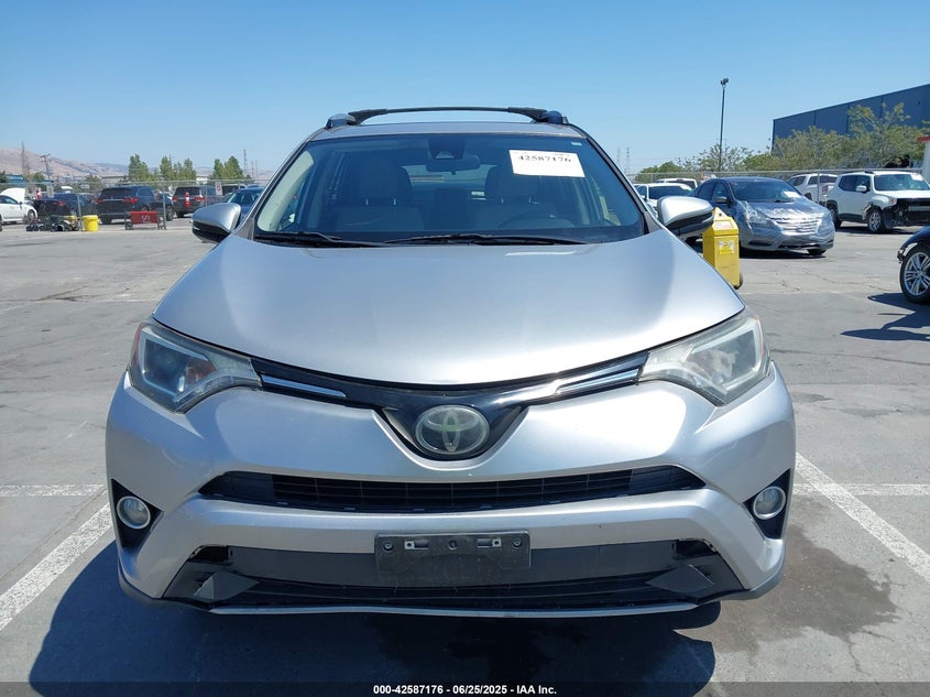 2018 TOYOTA RAV4 XLE - JTMRFREV2JJ260751