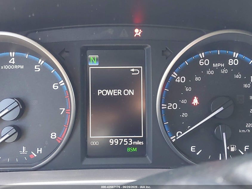 2018 TOYOTA RAV4 XLE - JTMRFREV2JJ260751