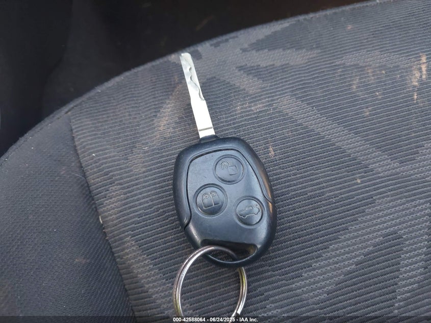 2011 FORD FIESTA VIN: 3FADP4EJ2BM233373
