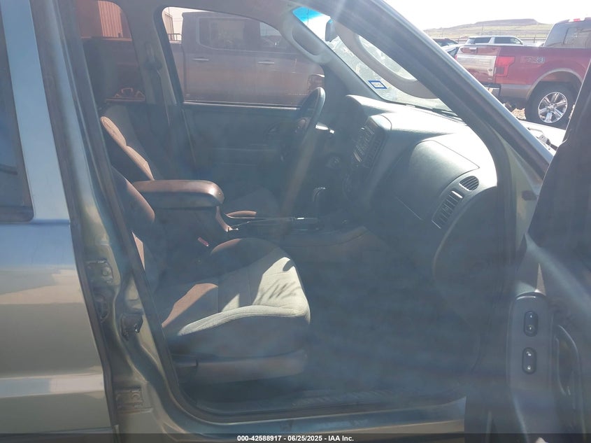 2007 FORD ESCAPE VIN: 1FMCU02ZX7KA92581
