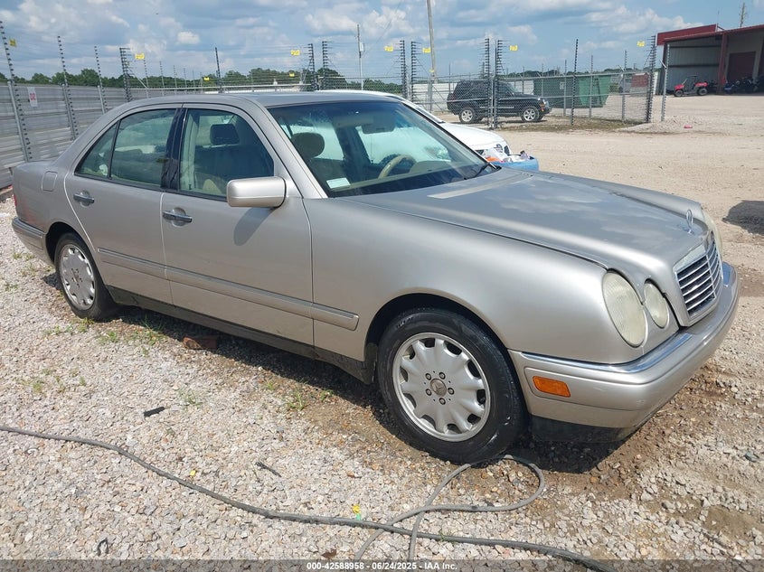 WDBJF65H0XA779987 1999 Mercedes-Benz E 320 auction photo 1