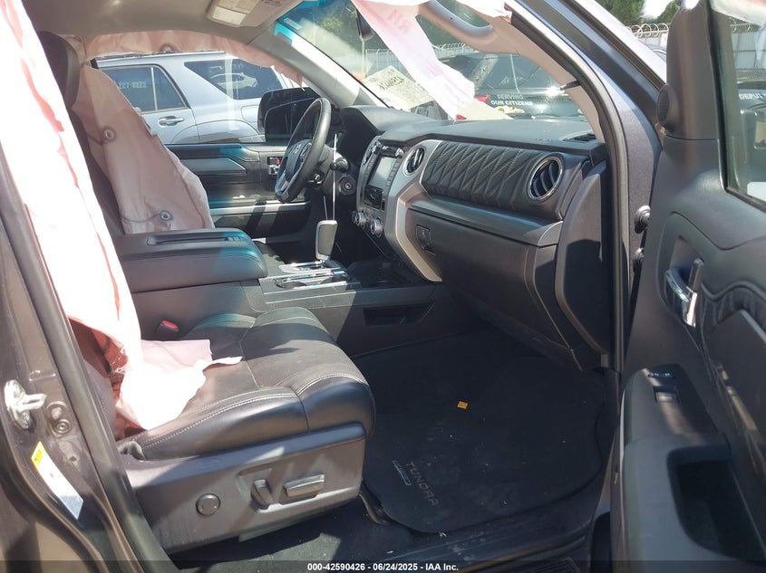 2016 TOYOTA TUNDRA PLATINUM 5.7L V8 - 5TFAW5F11GX543407
