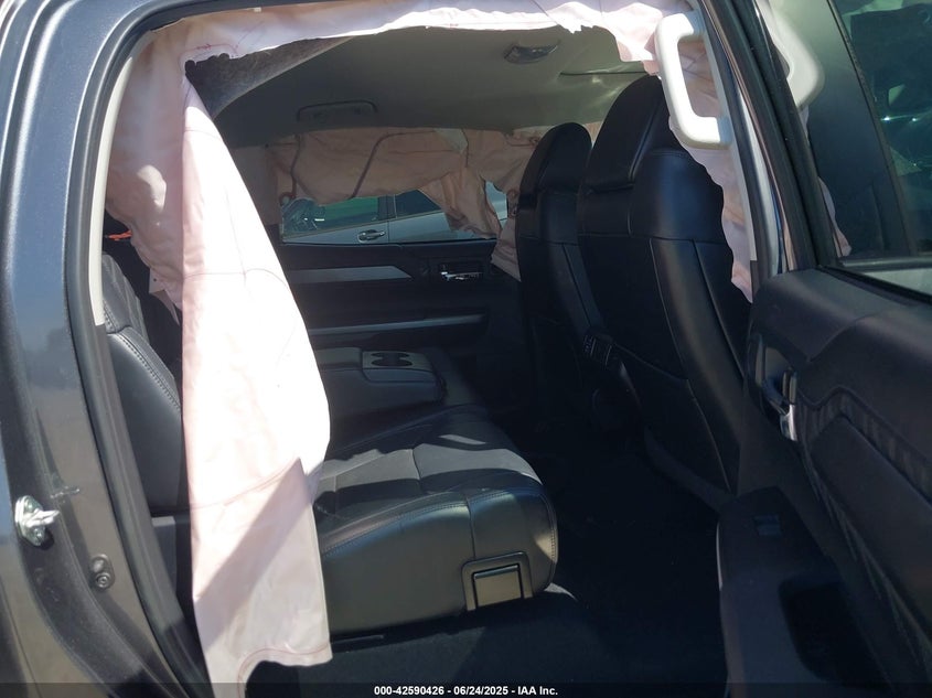 2016 TOYOTA TUNDRA PLATINUM 5.7L V8 - 5TFAW5F11GX543407