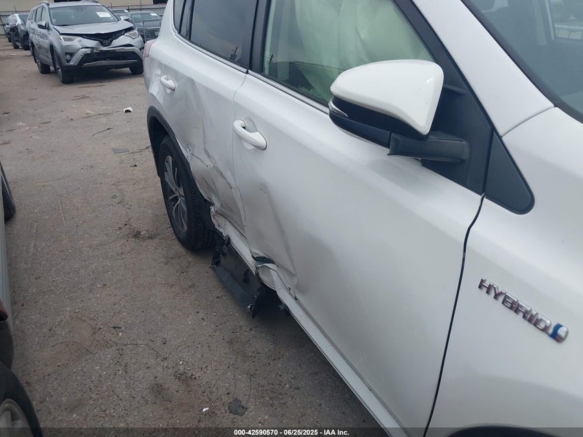 2018 TOYOTA RAV4 HYBRID LE - JTMRJREV1JD233795