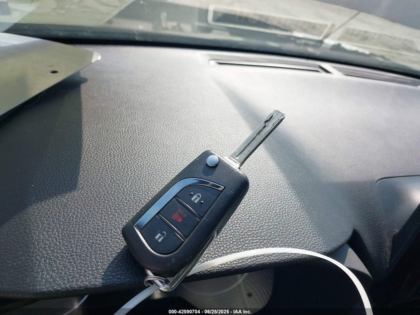 2019 TOYOTA RAV4 LE - JTMF1RFV9KD029118