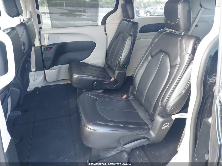 2023 Chrysler Pacifica Touring L VIN: 2C4RC1BG9PR616360 Lot: 42590746