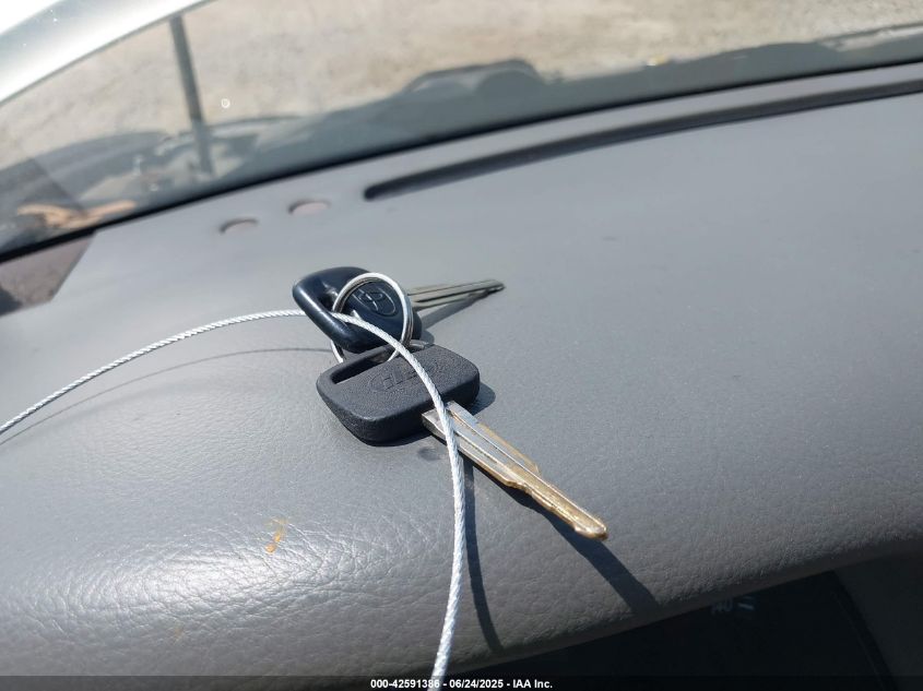 2002 Toyota Camry Le VIN: 4T1BE32K72U508192 Lot: 42591386