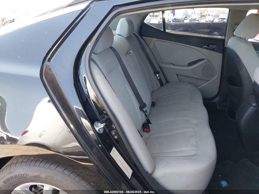 2011 KIA OPTIMA VIN: KNAGM4A77B5145304