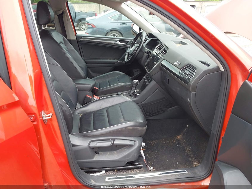 2018 VOLKSWAGEN TIGUAN 2.0T SEL PREMIUM - 3VV4B7AX5JM002424