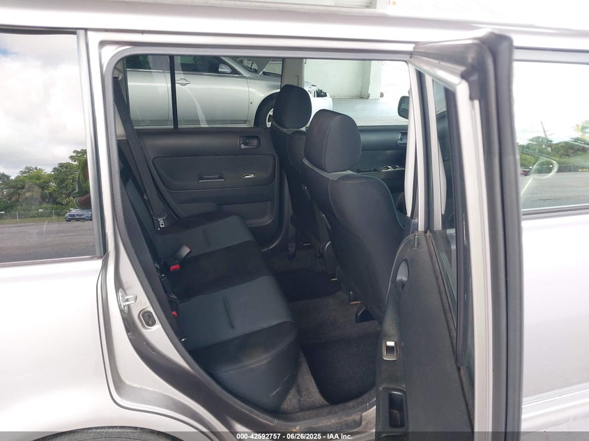 2006 TOYOTA SCION VIN: JTLKT324864077724