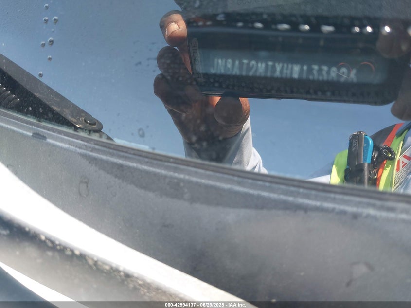 2017 NISSAN ROGUE S - JN8AT2MTXHW133826