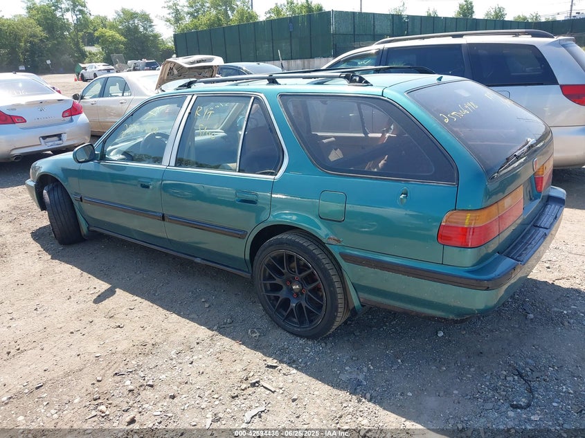 1HGCB9871PA004447 1993 HONDA ACCORD photo no. 3