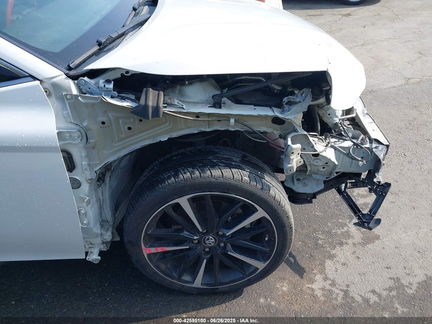 2018 TOYOTA CAMRY VIN: 4T1B61HK5JU118893
