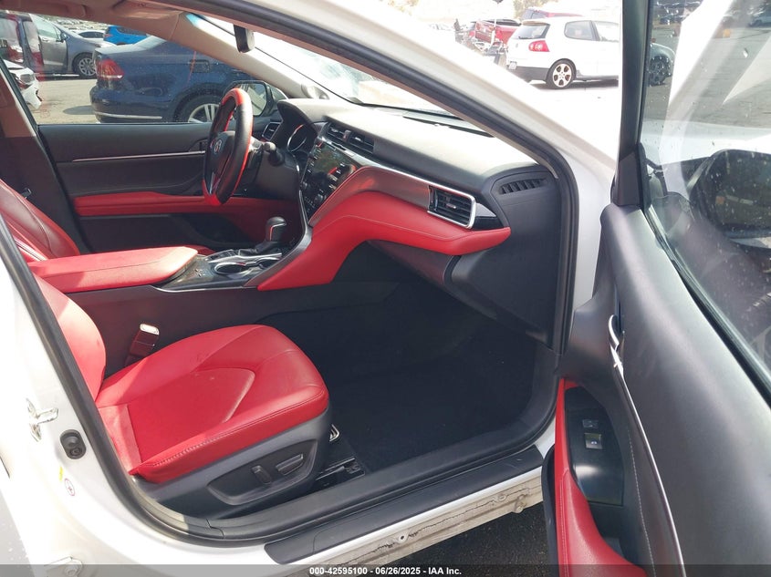 2018 TOYOTA CAMRY VIN: 4T1B61HK5JU118893