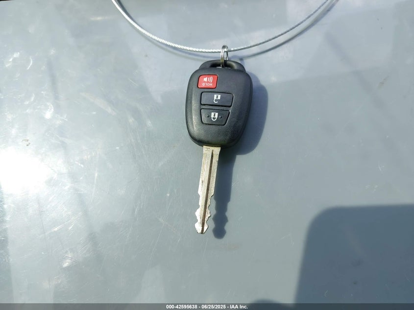 2015 TOYOTA RAV4 LE - JTMZFREV5FD076622