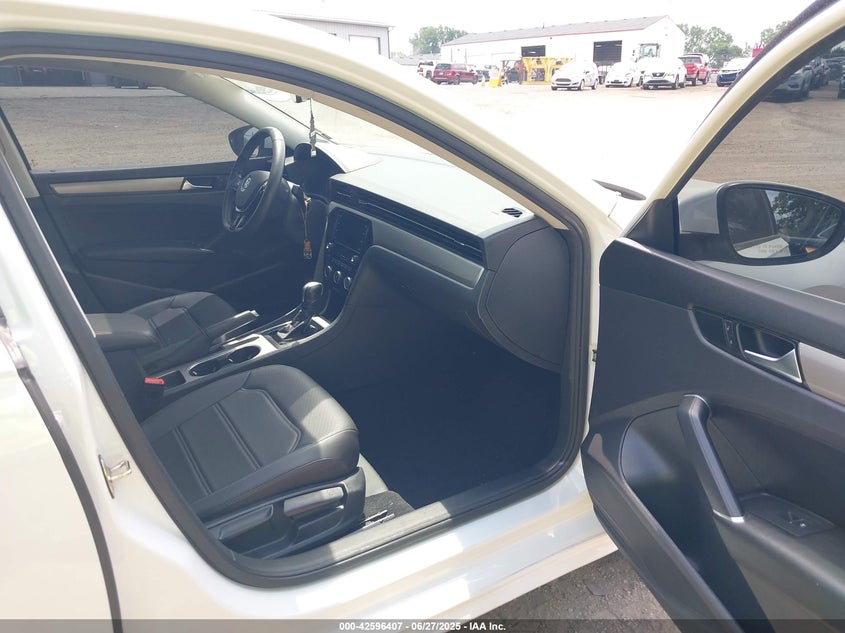 2022 VOLKSWAGEN PASSAT 2.0T SE - 1VWSA7A33NC009415