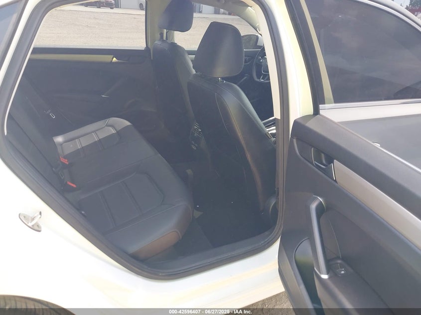 2022 VOLKSWAGEN PASSAT 2.0T SE - 1VWSA7A33NC009415