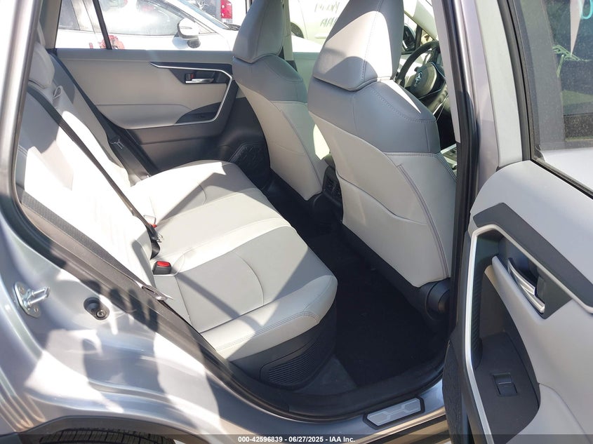 2025 TOYOTA RAV4 HYBRID XLE PREMIUM - JTMB6RFV8SD153011