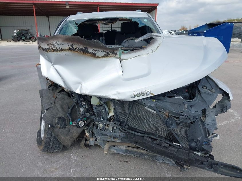 2011 Jeep Grand Cherokee Laredo VIN: 1J4RS4GG1BC569334 Lot: 42597067