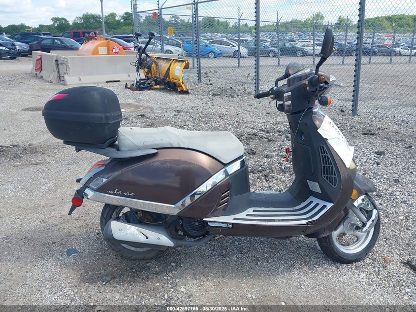 2009 FLYSCOOTERS LA VIE VIN: L5YTCKPB191113172