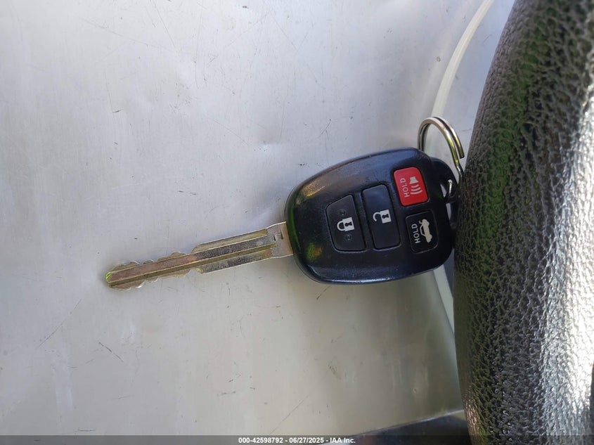 2014 TOYOTA COROLLA LE - 5YFBURHE4EP159621