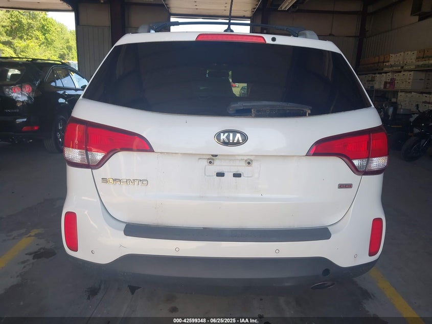 2015 KIA SORENTO VIN: 5XYKTCA64FG607865