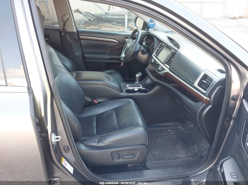 2016 TOYOTA HIGHLANDER LIMITED V6 - 5TDYKRFH6GS140253
