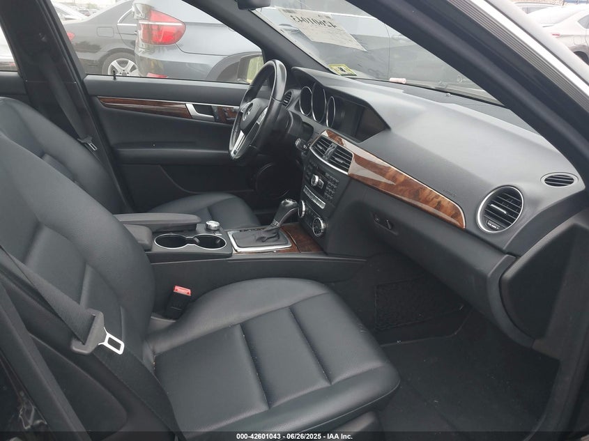 2013 MERCEDES-BENZ C 300 VIN: WDDGF8AB0DR263382