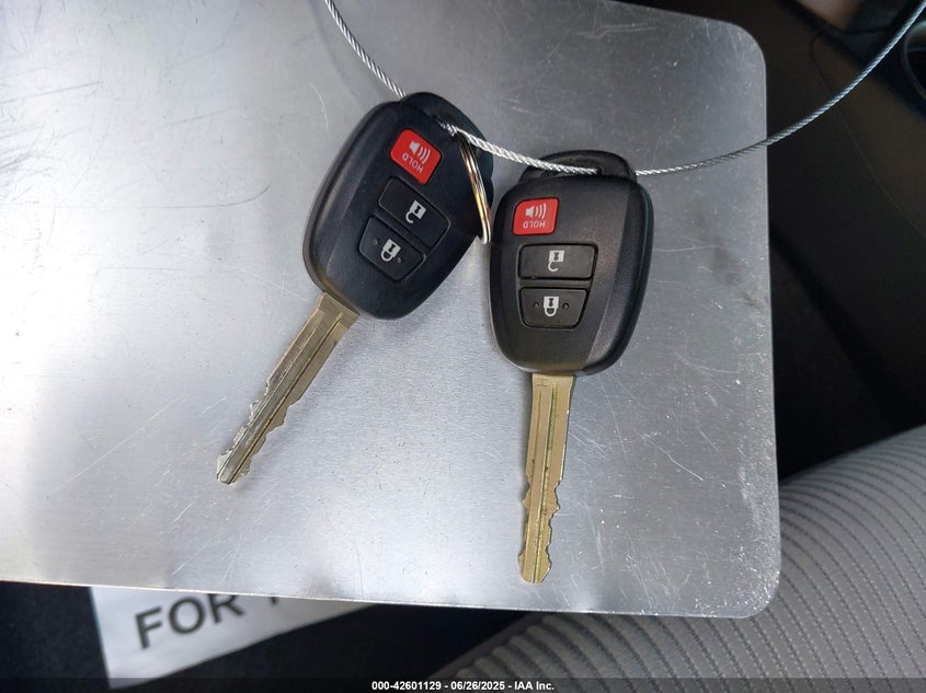 2015 TOYOTA RAV4 LE - JTMZFREV5FD061134