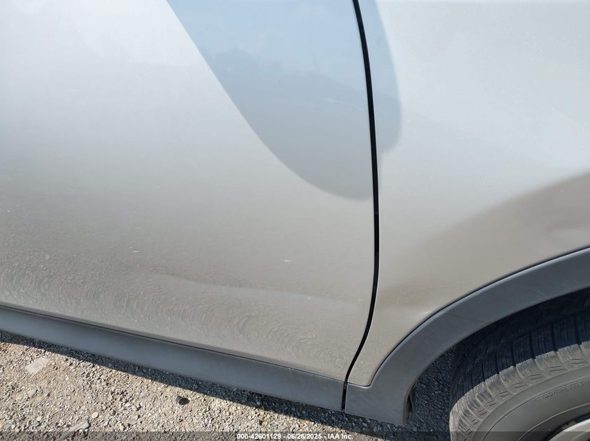 2015 TOYOTA RAV4 LE - JTMZFREV5FD061134