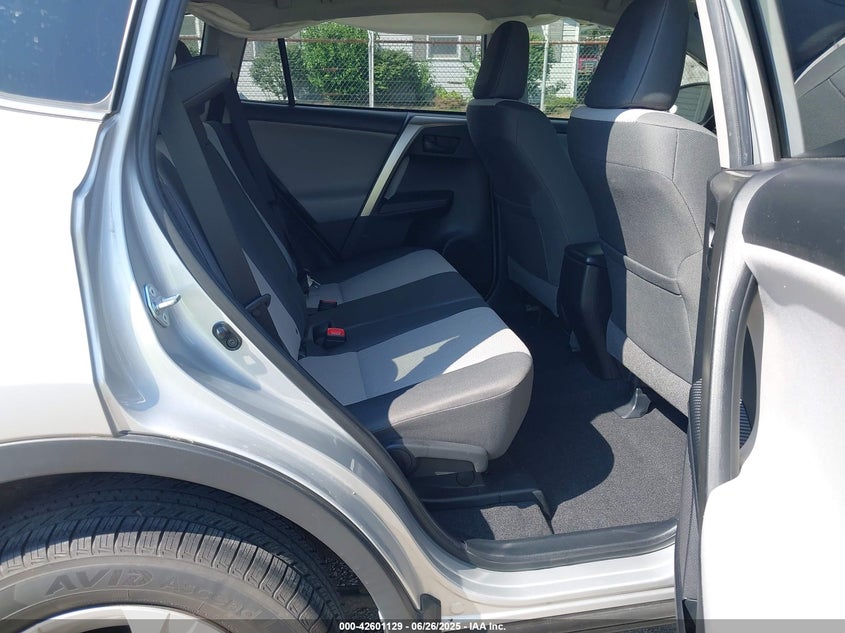 2015 TOYOTA RAV4 LE - JTMZFREV5FD061134