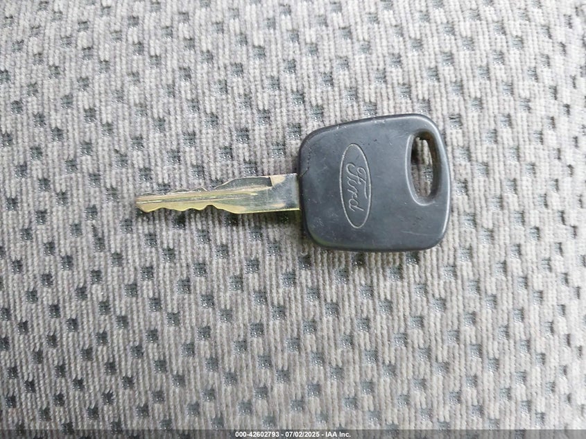 2002 Ford F-150 Lariat/Xl/Xlt VIN: 1FTRX18L02NA24442 Lot: 42602793