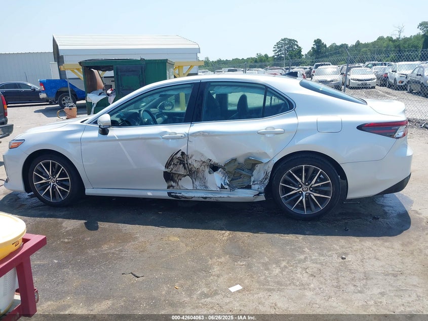 2022 TOYOTA CAMRY XLE - 4T1F11AK2NU710770