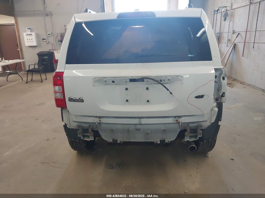 VIN 1C4NJRFB4HD196240 2017 JEEP PATRIOT HIGH ALTITUDE 4X4