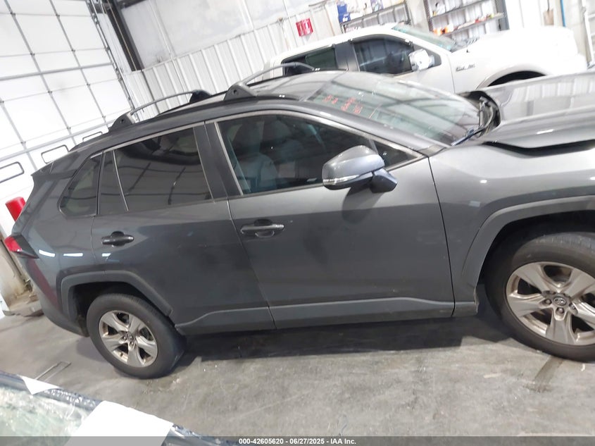 2021 TOYOTA RAV4 XLE - 2T3P1RFV8MW158476