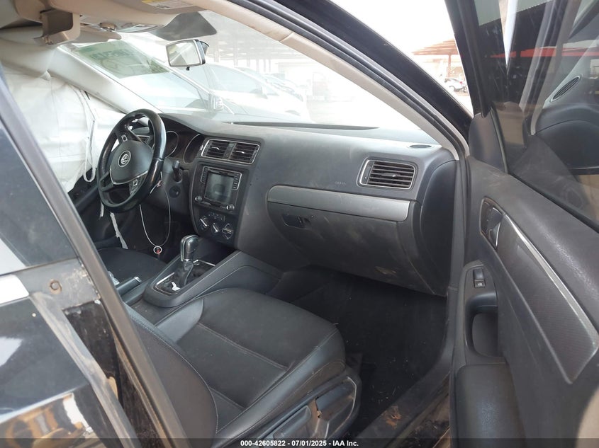 2017 VOLKSWAGEN JETTA 1.4T SE - 3VWDB7AJ6HM306864