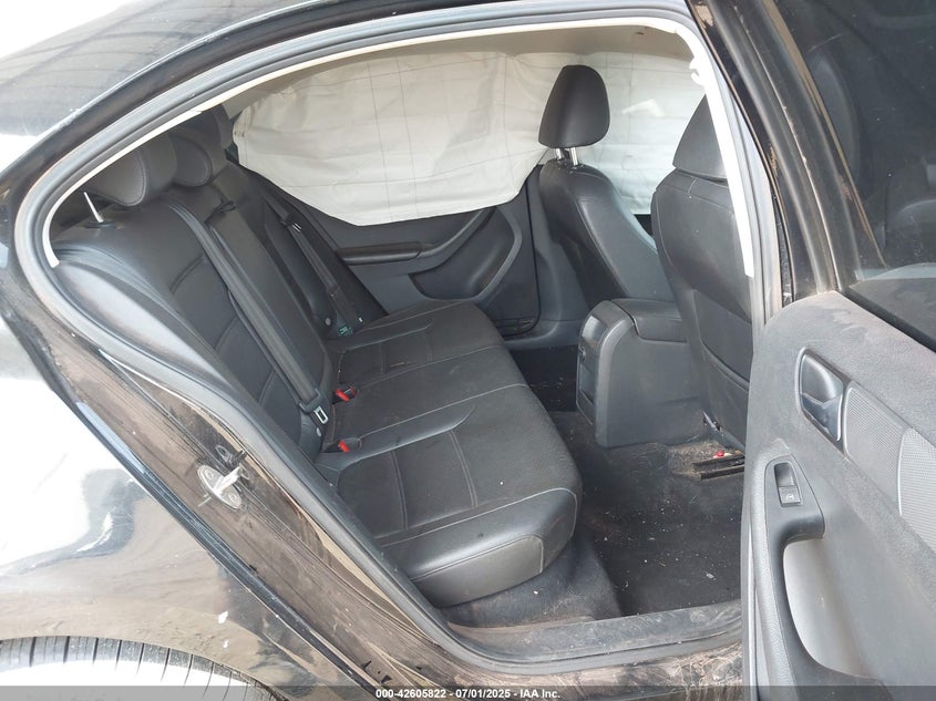 2017 VOLKSWAGEN JETTA 1.4T SE - 3VWDB7AJ6HM306864