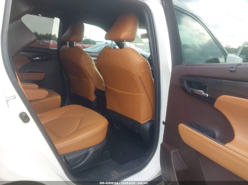 2021 Toyota Highlander Platinum VIN: 5TDFZRAHXMS038802 Lot: 42606104