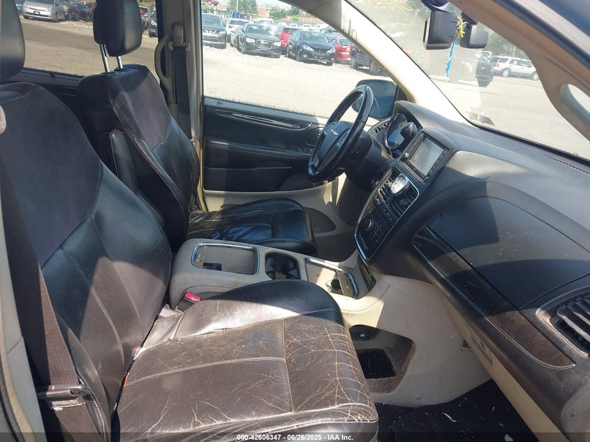 2013 CHRYSLER TOWN & COUNTRY VIN: 2C4RC1GG2DR515553