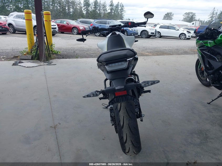 VIN MD2JUJ407RN210632 2024 HUSQVARNA VITPILEN 401/SVARTPILEN 401