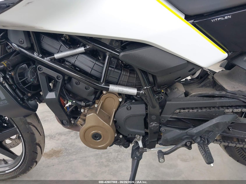 VIN MD2JUJ407RN210632 2024 HUSQVARNA VITPILEN 401/SVARTPILEN 401