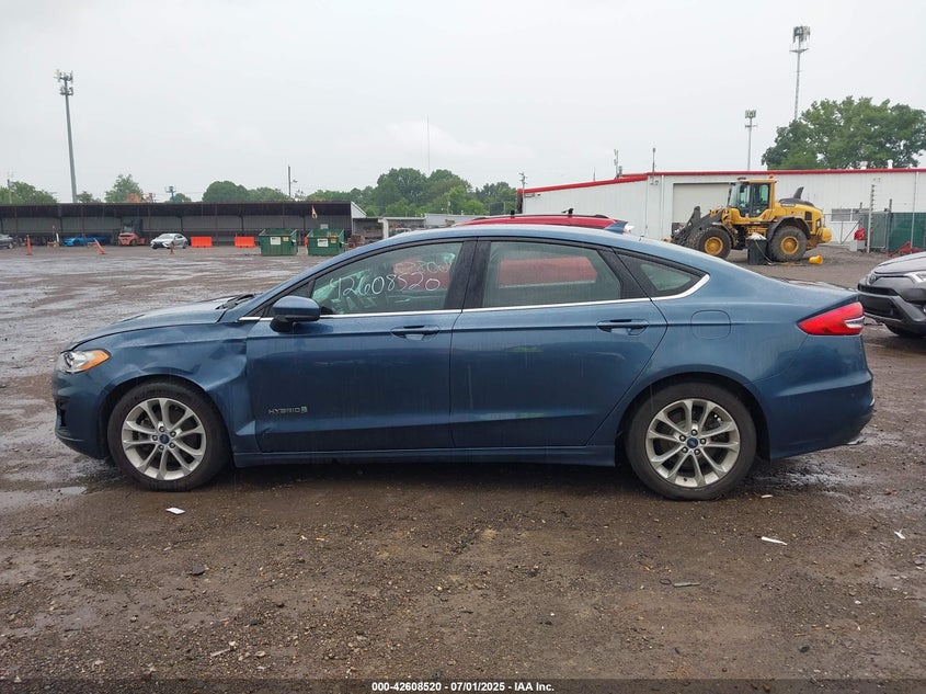 VIN 3FA6P0LU8KR181572 2019 FORD FUSION HYBRID SE