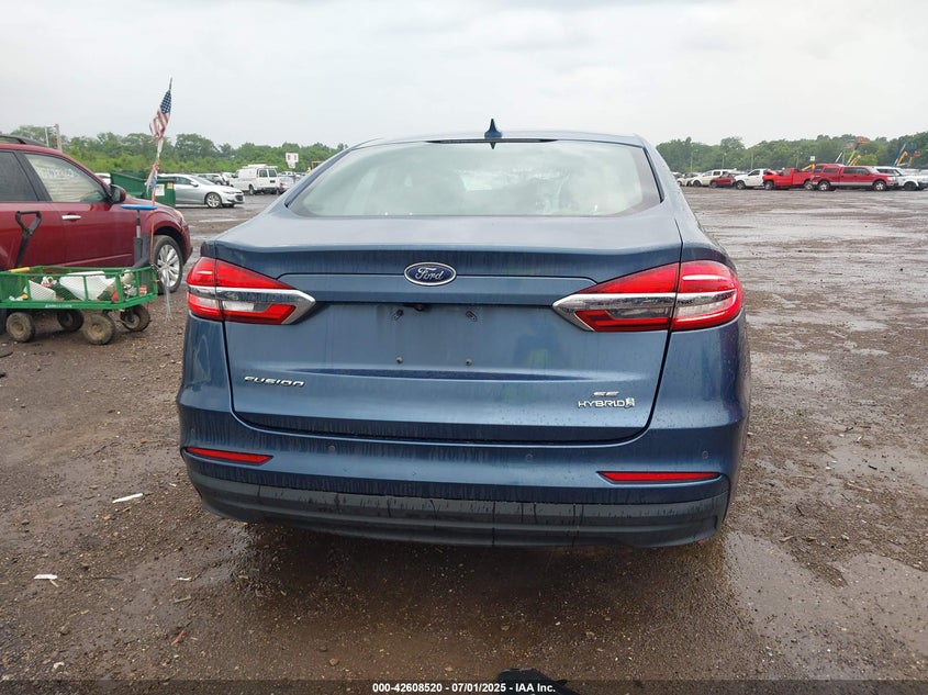 VIN 3FA6P0LU8KR181572 2019 FORD FUSION HYBRID SE