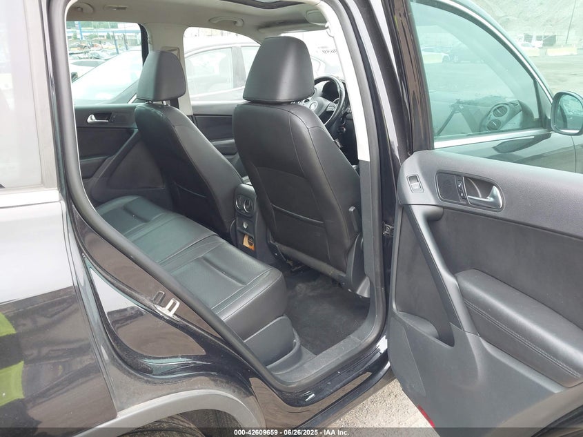 2013 VOLKSWAGEN TIGUAN VIN: WVGBV7AX6DW514674