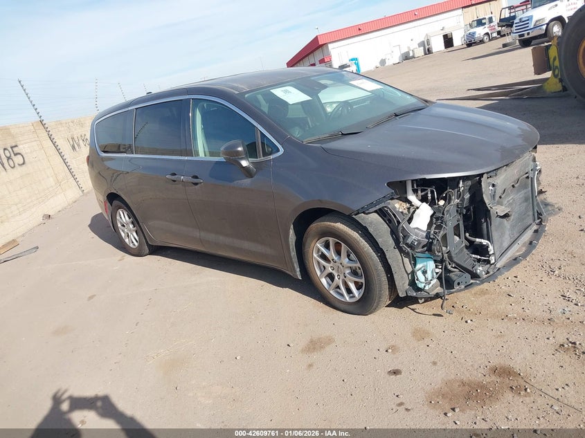 Vin: 2c4rc1bg5pr601886, lot: 43102740, chrysler pacifica touring l 2023 img_1